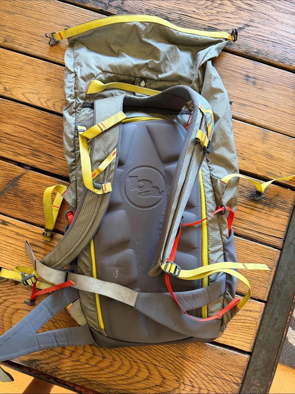 Men's 32L Trail Backpack in Gray and Olive with Yellow Accents